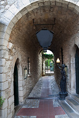Image showing Alley to Courtyard