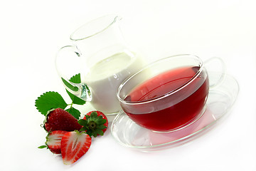 Image showing Cream - strawberry - Tee