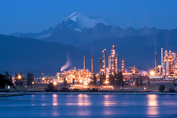 Image showing Oil refinery