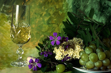 Image showing A glass of white wine 