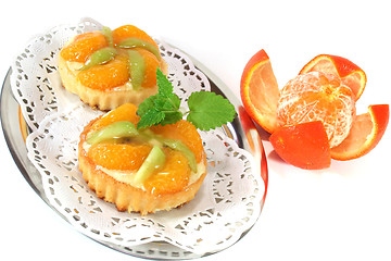 Image showing Mandarin tartlet with lemon balm