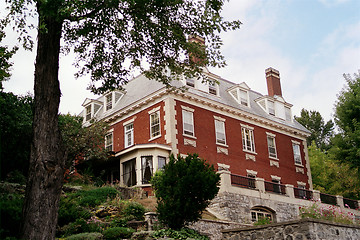 Image showing red house