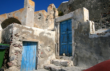 Image showing Ruined house in Oia, Santorini