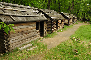 Image showing Revolutionary War cabin replicas