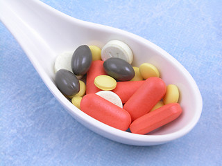 Image showing various pills