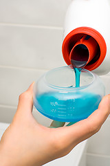 Image showing Pouring gel