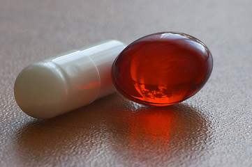 Image showing Capsule and pill