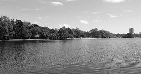 Image showing Serpentine lake, London