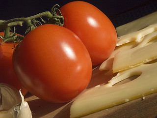 Image showing Tomatoes, garlic and cheese