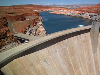 Image showing Glen Canyon Dam near Lake Powell