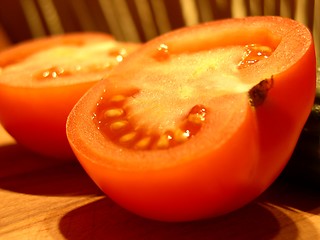 Image showing Tomato cut in half