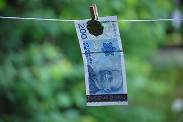 Image showing 200 kroner