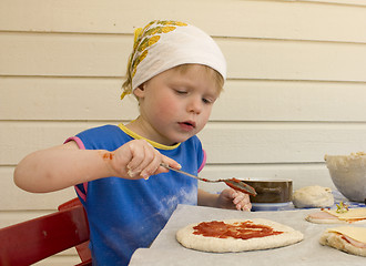 Image showing Making pizza