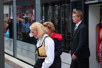 Image showing Monica MÃ¦land and queen Sonja