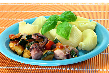 Image showing Seafood and vegetables with pasta
