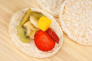 Image showing Rice cakes with fresh fruit