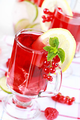 Image showing Refreshing summer ice tea