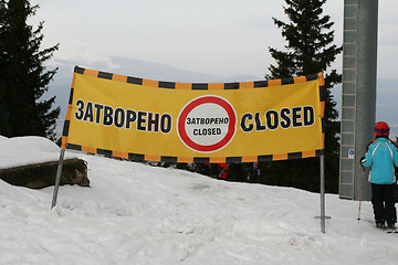 Image showing Close sign in the mountains