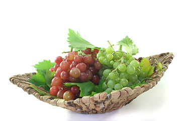 Image showing red and bright grapes