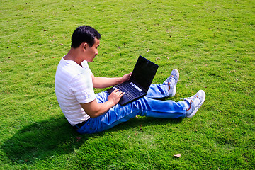 Image showing man using laptop