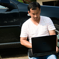 Image showing man using laptop