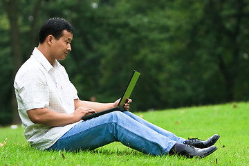 Image showing man using laptop