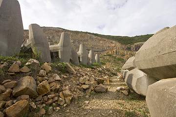 Image showing path between breakwater