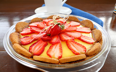 Image showing Strawberry Custard Biscuit Tart 