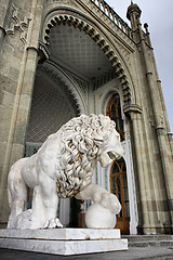 Image showing Marble lion by the entrance to Vorontsovsky palace