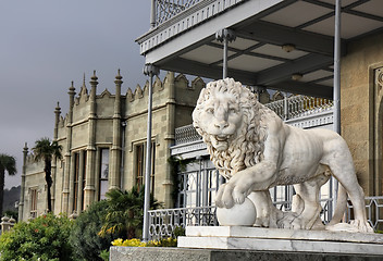 Image showing Marble lion by the Vorontsovsky palace