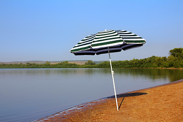 Image showing sun umbrella on beach