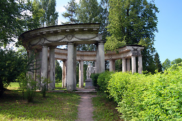 Image showing apollo colonnade in Pavlovsk park