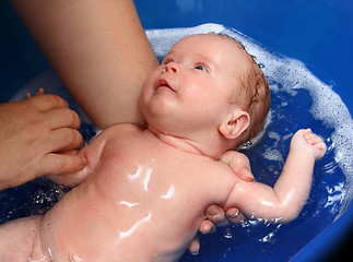 Image showing newborn baby in bathtub