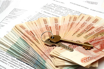 Image showing keys and money on credit contract