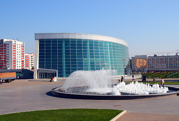 Image showing modern glass building and fountain