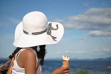 Image showing having icecream