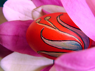 Image showing Red egg lineart