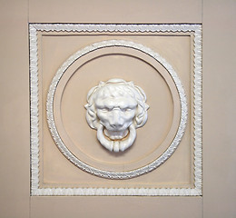 Image showing lion head handle on door