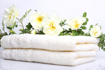 Image showing Bath towels with rose