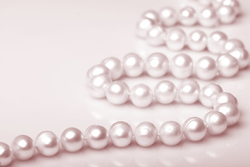 Image showing Pearl necklace