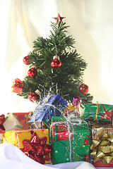 Image showing Christmas tree with gifts