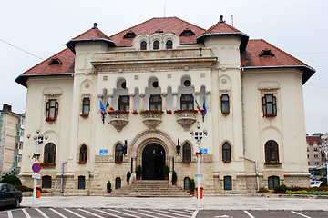 Image showing Campulung city hall