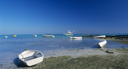 Image showing Low tide on the lagoon at Bain Beauf beach