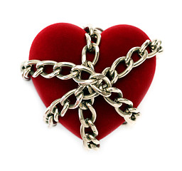 Image showing red heart locked with chain