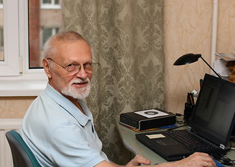 Image showing senior with laptop