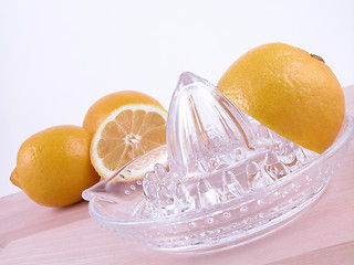 Image showing lemons squeezer