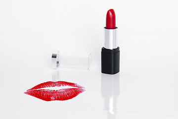 Image showing horizontal lipstick