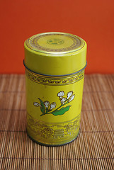 Image showing Old Chinese-style tea tin