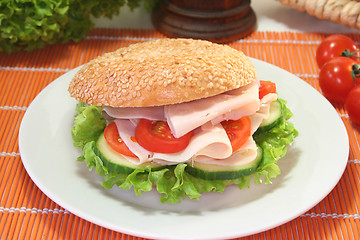 Image showing Bagel with chicken breast