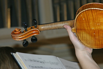 Image showing Playing the violin